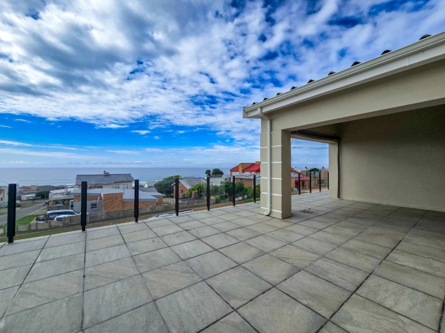 5 Bedroom Property for Sale in Jongensfontein Western Cape